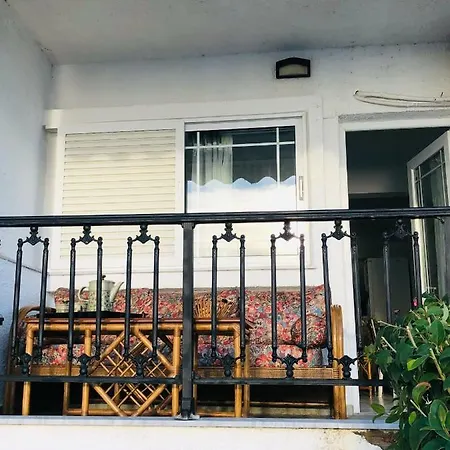 Casa de Férias Seafront Maisonette In *