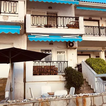 Seafront Maisonette In Nyaraló *