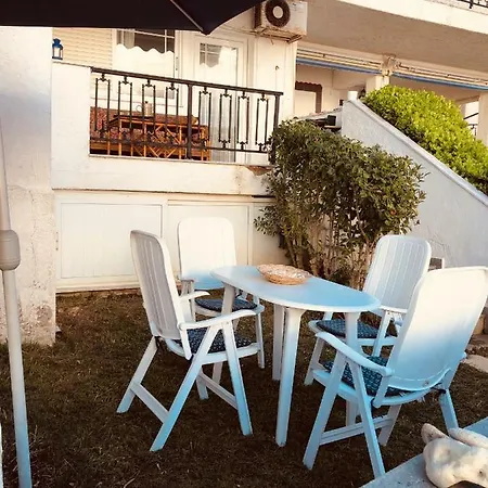 Seafront Maisonette In Nyaraló