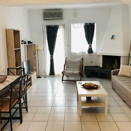 Seafront Maisonette In Сasa de vacaciones