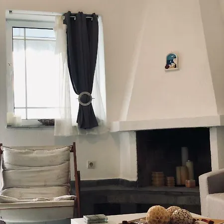 Seafront Maisonette In Casa de Férias *