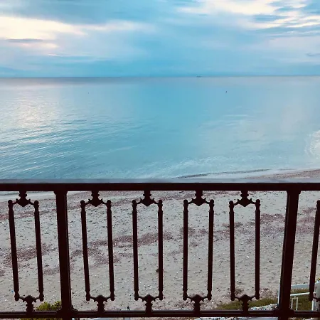 Seafront Maisonette In Nyaraló