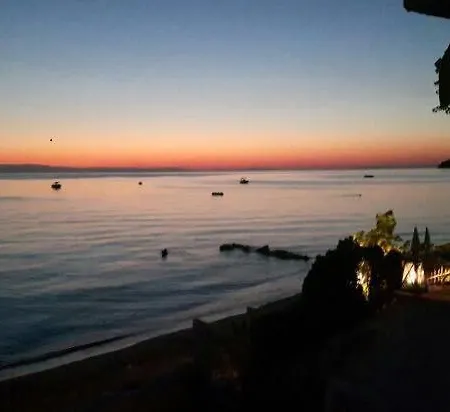 Seafront Maisonette In *