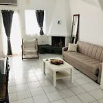 Seafront Maisonette In *