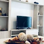 Seafront Maisonette In بيت للعطل *