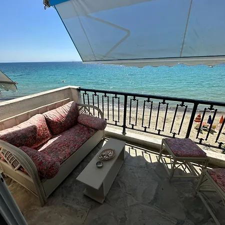 Seafront Maisonette In Fourka