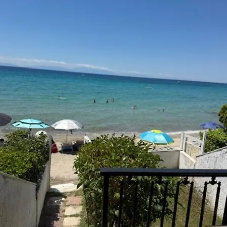 Дом отдыха Seafront Maisonette In Фурка