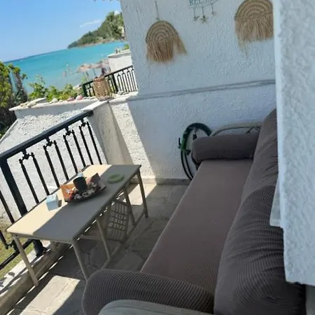 Дом отдыха Seafront Maisonette In