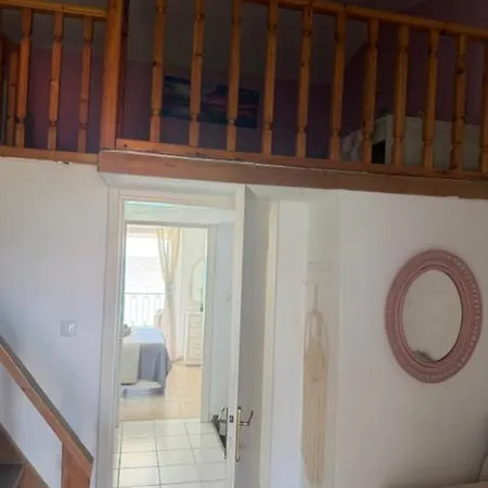 Seafront Maisonette In *