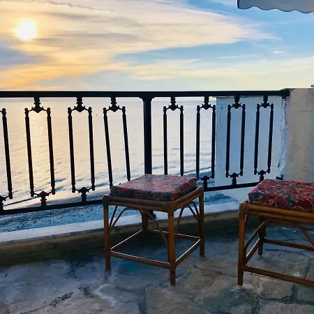 Seafront Maisonette In *