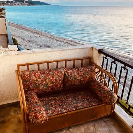 Seafront Maisonette In *