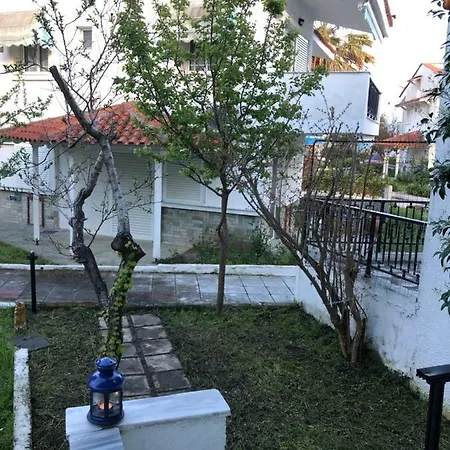 Seafront Maisonette In Дом отдыха