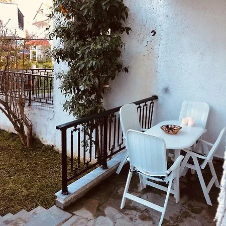 Seafront Maisonette In Tatil Evi *