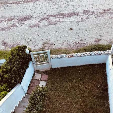 Seafront Maisonette In *