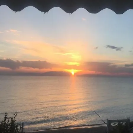 Seafront Maisonette In Tatil Evi