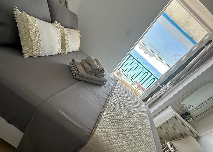 Дом отдыха Seafront Maisonette In Фурка