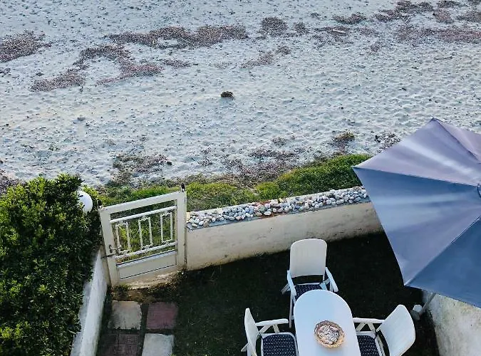 Seafront Maisonette In Дом отдыха
