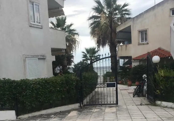 Дом отдыха Seafront Maisonette In Фурка