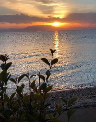 Дом отдыха Seafront Maisonette In Фурка