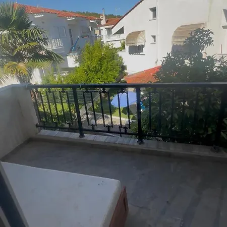 別荘 Seafront Maisonette In