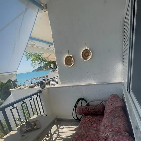 Seafront Maisonette In * Fourka