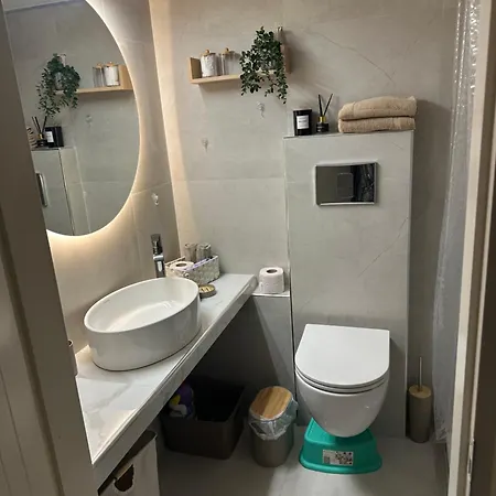 Seafront Maisonette In *