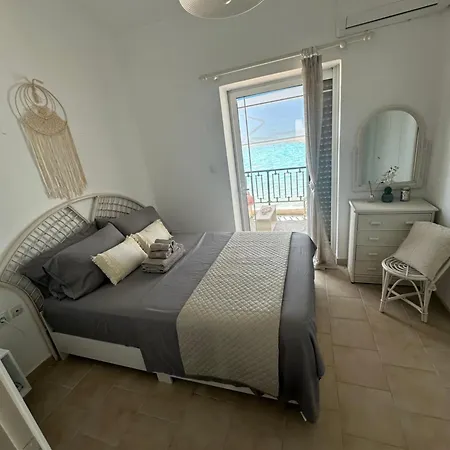 Seafront Maisonette In 別荘 *