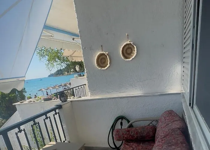Seafront Maisonette In * Fourka