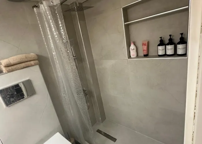 Seafront Maisonette In * Fourka