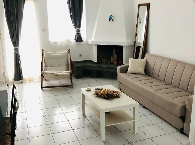 Seafront Maisonette In *