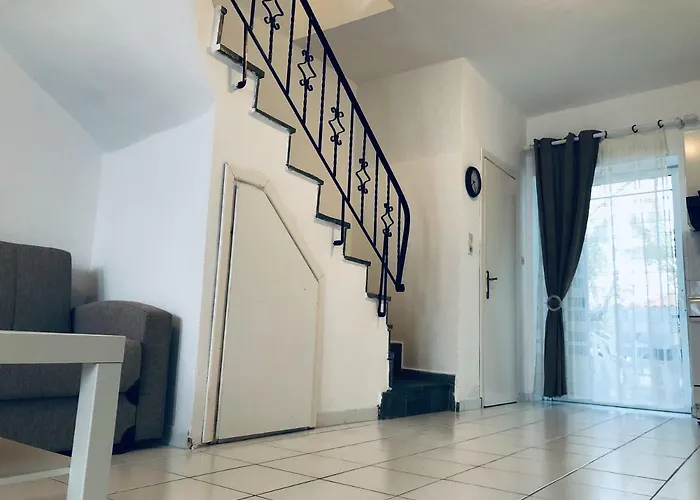 Seafront Maisonette In Ferienhaus Fourka